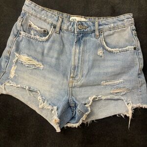 Zara High Rise Distressed Shorts size 4